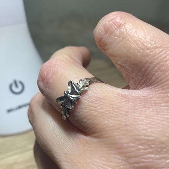 Vintage 90’s Black Hills Silver Sterling Butterfly Ring Size 7 - Picture 4 of 17